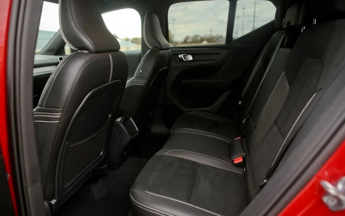 Volvo XC 40 cena 111900 przebieg: 124636, rok produkcji 2019 z Halinów małe 781